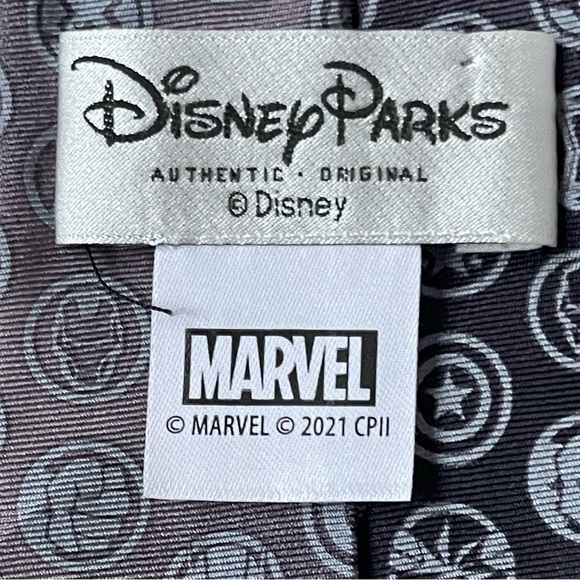 DISNEY Marvel Avengers Silk Tie collectors item - Picture 6 of 6